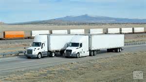 尼古拉公司因财务与法律困境,最终达成8300万美元的美国证监会和解协议,进入破产清算程序,本文深入解析事件背景、和解细节及其对电动卡车行业的影响。
