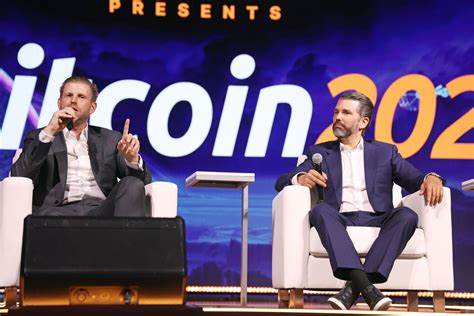 本文深入探讨了特朗普家族在短短数周内通过两家新兴加密企业累计约17亿美元财富的非凡历程,分析其加密资产的增长路径、家族成员的角色以及加密市场的未来发展趋势。
