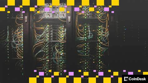 DL Holdings斥资购入近3,000台Antminer S21水冷矿机,部署于阿曼与巴拉圭,合计算力达2.1EH/s。公司计划通过代币化与AI优化提升运营效率,并在两年内争取成为香港市面上最大的上市比特币矿商。探讨交易细节、技术优势、市场意义、环境与监管风险,以及对投资者的潜在影响与战略逻辑。
