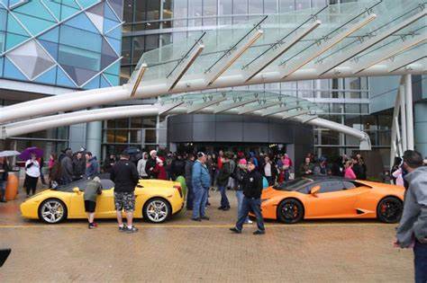 购买梦想跑车不仅是对生活品质的追求,更是财富管理的重要部分。深入探讨富豪们在购车前采取的理财策略,帮助你实现理性消费和财富增值的双赢。
