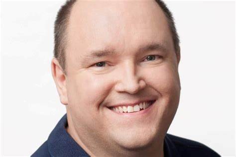 派拉蒙全球宣布任命Meta前产品管理副总裁戴恩·格拉斯哥(Dane Glasgow)为首席产品官,借助其丰富的数字平台和人工智能经验,推动公司数字化转型与产品创新,强化影视及娱乐内容的用户体验和全球布局。
