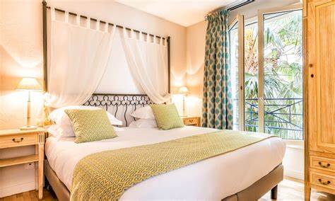 在现代快节奏生活中,灵活高效的旅行安排成为广大旅游爱好者的首选。通过lastminute.com,旅客可以享受航班与酒店的无缝组合预订,探索丰富的旅游目的地,体验极致的价格优惠与全方位的服务支持,让梦想假期触手可及。
