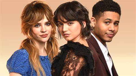 围绕《不要担心亲爱的》官方预告展开,对影片视觉风格、主题线索、演员表现与宣传策略进行梳理,并结合电影历史与当代观影语境提供多维解读,帮助观众在观看预告后更好把握影片看点与讨论要点。
