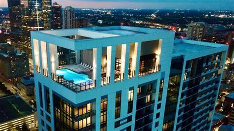 深入解析位于808 Crawford St的Parkside Residences,覆盖户型、设施、周边生活、宠物友好细节和租赁实用建议,助你评估是否将其作为在休斯顿市中心的新家
