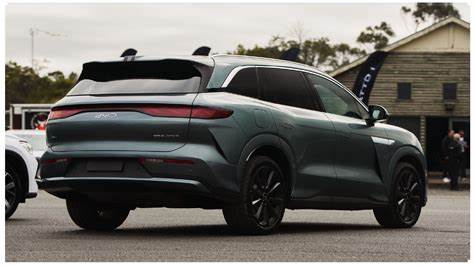 比亚迪最新发布的"昊汉"14.5兆瓦时直流储能系统,以其超大容量和先进技术引领全球储能市场创新,助力可再生能源整合及电网稳定,加速实现绿色低碳未来。
