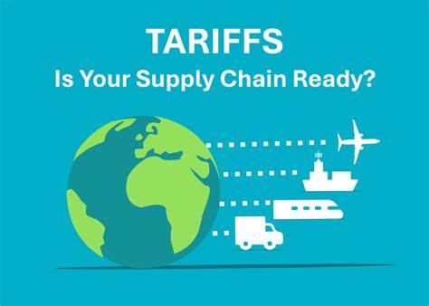 在新一轮关税政策冲击下,RH如何通过调整产能布局、供应链韧性与资本开支来消化成本与维持品牌定位,从而影响业绩、现金流与长期竞争力的系统性分析与预测
