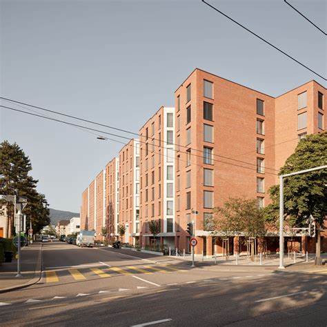 深入解析Adrian Streich建筑事务所在苏黎世施瓦门丁根Wohnüberbauung Diener-Areal住宅区设计理念及其对现代城市生活的影响,展现瑞士当代建筑的独特魅力与可持续发展思路。
