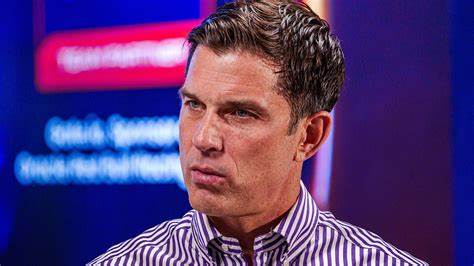 随着首次公开募股(IPO)日期的临近,加密货币交易平台Bullish宣布上调其股票发行价格和发行股数,引发市场对加密相关公司投资热情的新一轮关注。本文深入探讨了Bullish的IPO计划背后的原因、市场反应以及加密金融行业面临的挑战和机遇。
