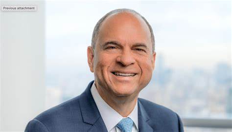 探讨财富管理行业与私募资产相互促进的动力、主要趋势与潜在风险,揭示二者融合如何改变资产配置、流动性管理、估值机制与全球资本流向,并为财富管理人、基金管理人和监管者提供可操作的应对策略。
