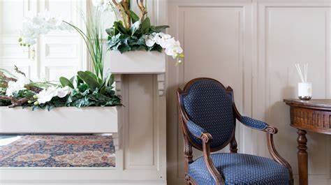 介绍一家扎根于 Klein-Brabant、Waasland 与 Zele 的家族式殡葬服务机构,阐述其服务项目、设施特色与实际操作流程,帮助读者在面对告别时做出更有准备的选择
