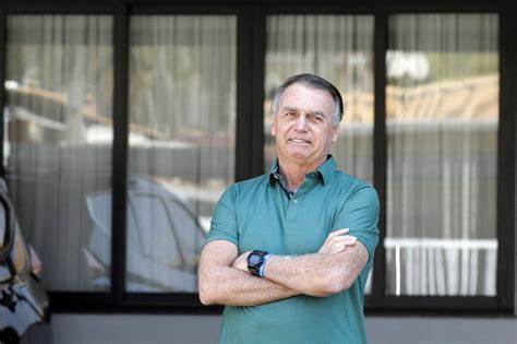 探讨巴西最高法院对前总统博索纳罗因涉嫌策划政变而作出定罪的案件背景、法律意义及其对巴西政治格局和社会稳定的影响。
