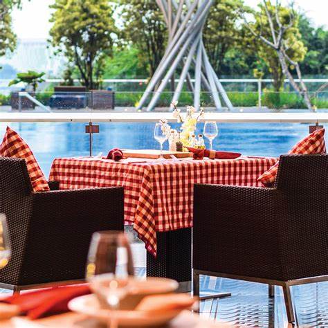 在万隆寻找出色披萨?结合当地食评与游客回响,为你整理更新至2025年的十大披萨推荐与品鉴建议,涵盖口味特色、价位、位置与预订提示,帮助你轻松找到最合适的那一片披萨。
