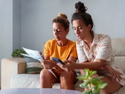 掌握五个切实可行的技巧,帮助房主降低每月房贷支付金额,减轻财务负担,实现更轻松的生活和理财目标。本文深入分析了优化贷款方案、利率调整、再融资及其他关键方法,助您找到适合自己的省钱之道。
