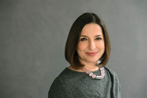 扎苏莎·斯泽莱尼对匈牙利主要政党菲德斯党内部的准备工作进行了深入分析,揭示在政治变动和社会压力下,该党如何通过策略调整和组织准备来应对未来挑战。文章为读者提供对匈牙利政治局势及菲德斯党内部动态的独到见解。
