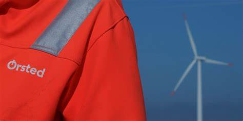 深入解析丹麦领先绿色能源公司欧瑞斯特(Orsted)近期通过大幅折价配股增发新股的背景、影响及对未来市场的潜在意义,探讨其对投资者和全球可再生能源行业的深远影响。
