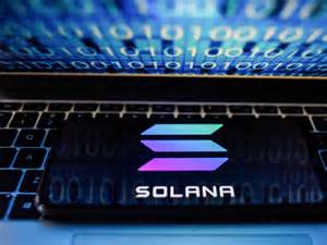 随着加密货币市场的持续火热,一家欧洲不知名的足球公司通过转型为数字资产财库,股价在短短两天内暴涨460%,这种现象反映了加密货币对传统产业和投资者心理的深远影响,以及市场对新兴数字资产潜力的高度热情。文章深入探讨了这一案例的背景、市场反应、行业趋势及未来展望。
