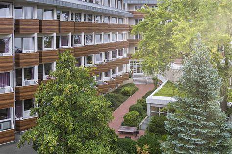 深入解析EasyMedix UG公司,探讨其在德国巴特特尔茨发展的AI医疗软件创新及未来潜力,揭示其管理团队与行业定位对医疗信息技术发展的影响。
