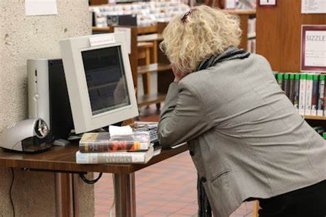 本文全面剖析纽约大学金融教授阿斯瓦斯·达莫达兰对甲骨文公司(Oracle, 股票代码:ORCL)未来表现的预测,结合市场动态、公司业绩和行业趋势,提供投资者和科技爱好者对甲骨文未来潜力的深度见解。
