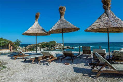 Комплекс Русалка 位于保加利亚黑海沿岸,拥有独特的自然环境和丰富的娱乐设施,是追求宁静与奢华的完美度假胜地。这里融合了优质住宿、迷人风景和多样水上活动,为游客打造独一无二的海滨假期。
